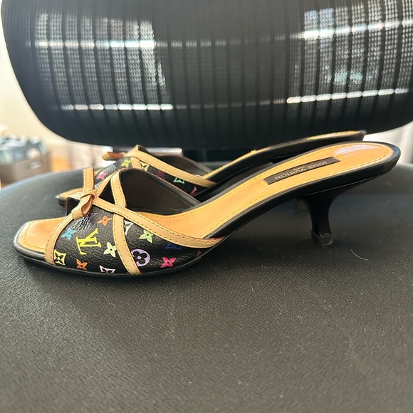 LV sandals in very good condition size 36 - Picture 13 of 16